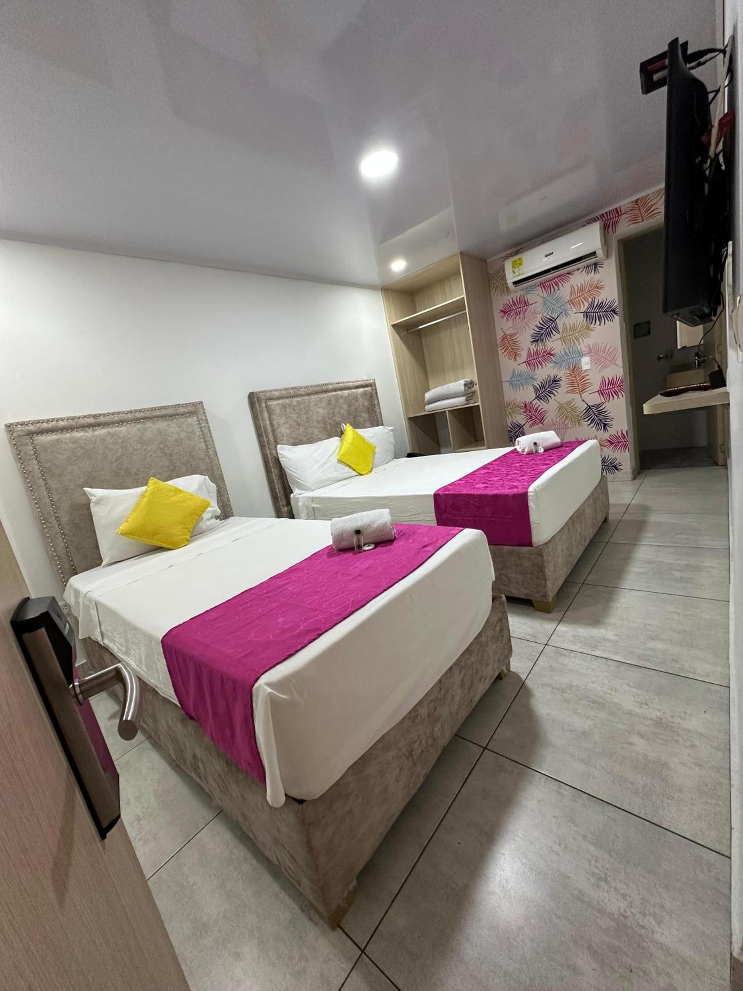 Hotel Millenium Victoria Plaza Cúcuta Екстериор снимка