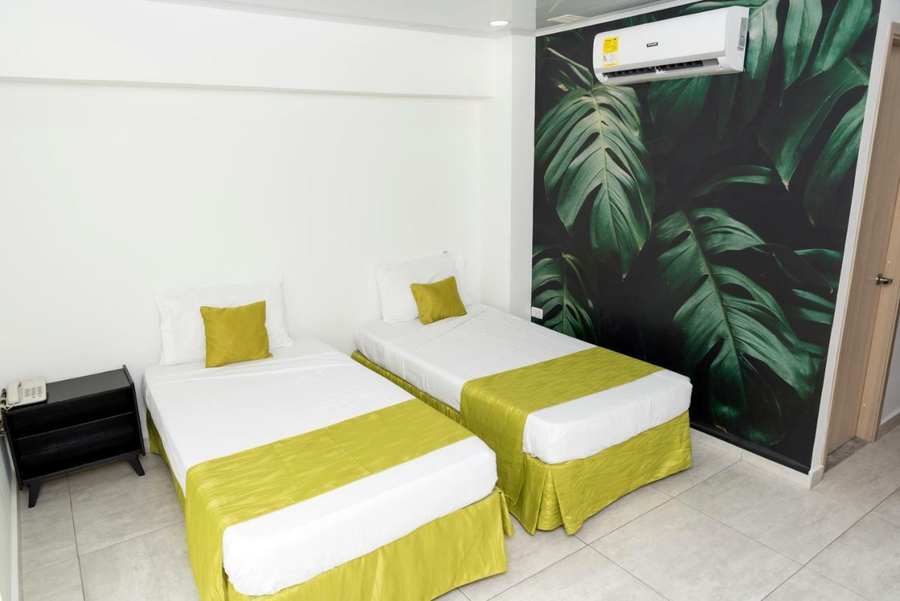 Hotel Millenium Victoria Plaza Cúcuta Екстериор снимка