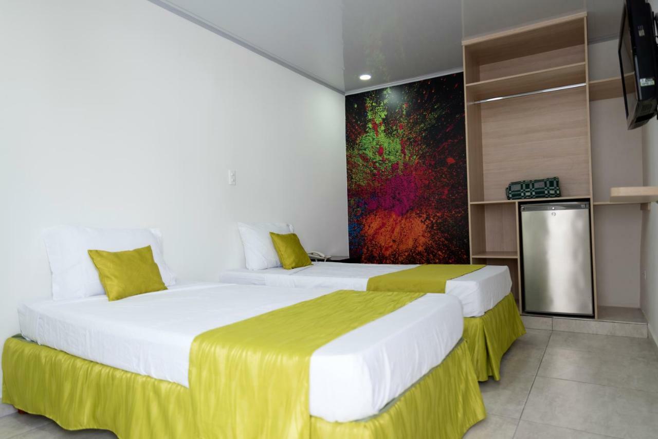 Hotel Millenium Victoria Plaza Cúcuta Екстериор снимка