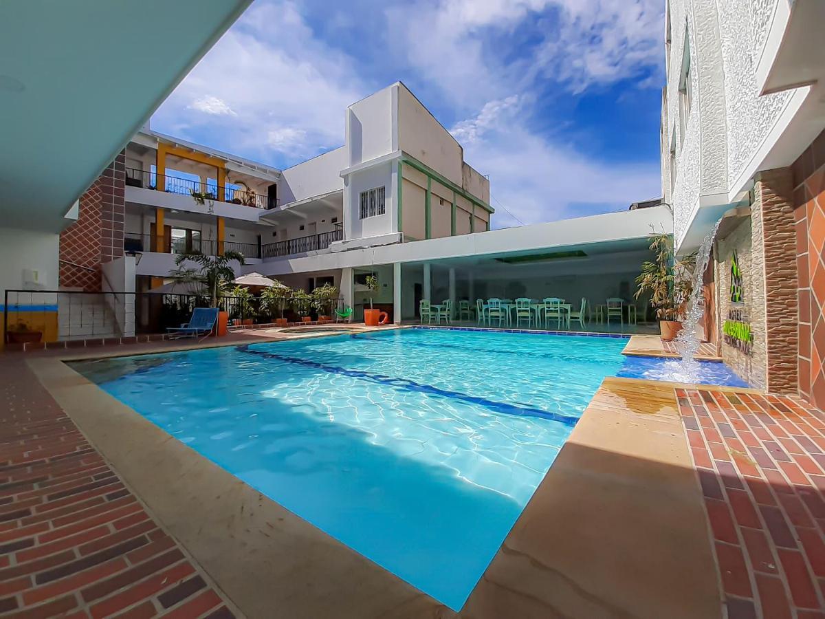 Hotel Millenium Victoria Plaza Cúcuta Екстериор снимка